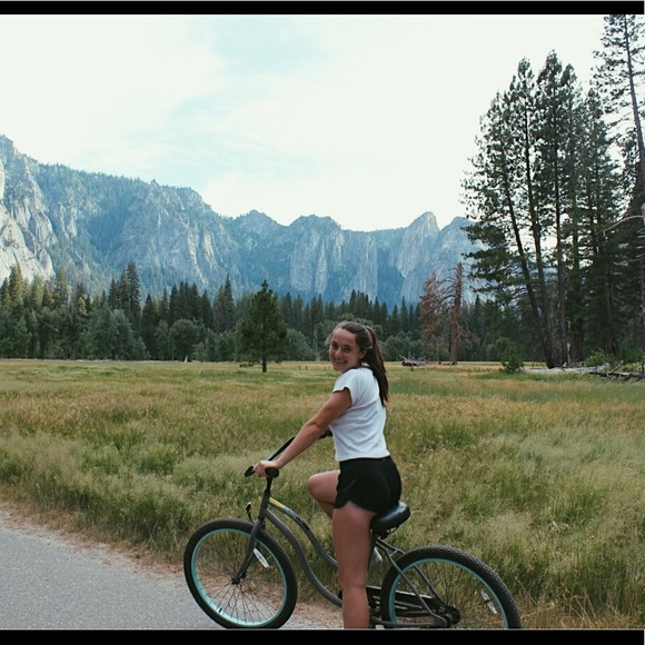 Meet your Posher, Lina - Picture 1 of 1